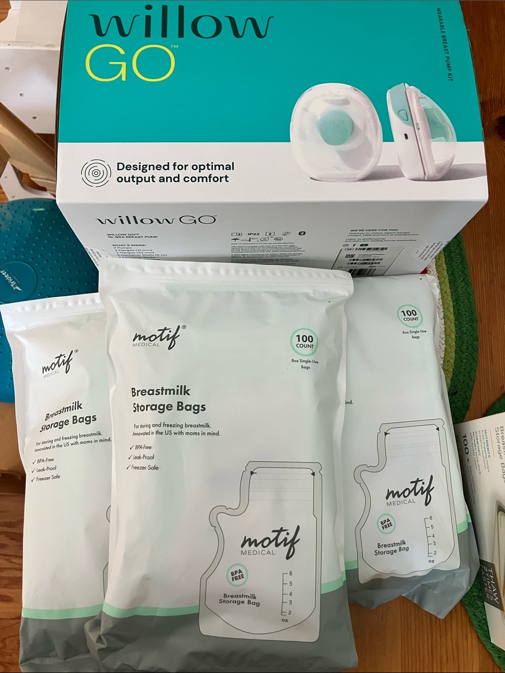 Willow GO Wearable Breast Pump and motif storage bags
